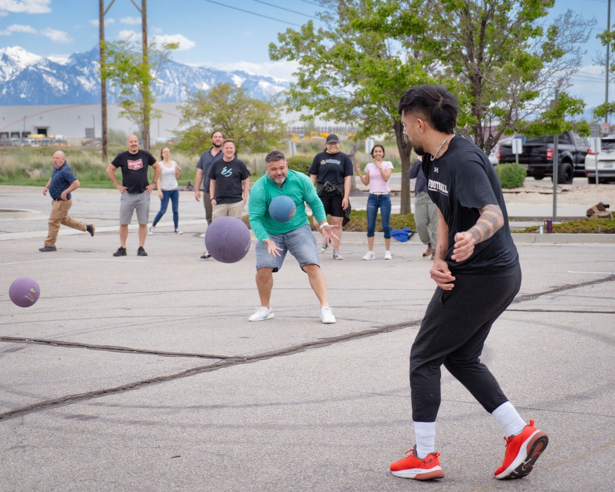 England Logistics tweet media