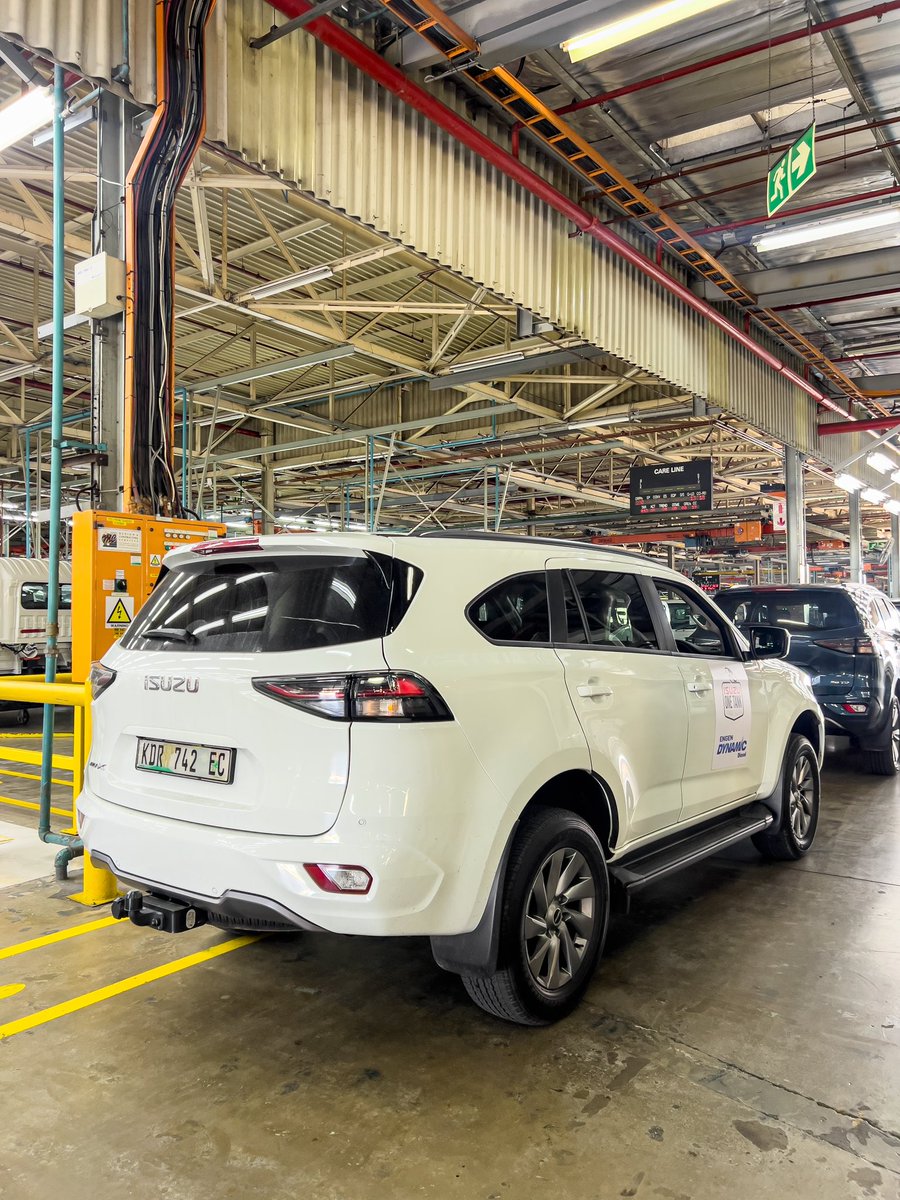 The Isuzu MU-X 1.9 LS did it! JHB to the Isuzu Motors SA manufacturing plant in Gqeberha. That’s 1274.1KM done with 405KM to spare. Later tonight we find out which vehicle consumed the least fuel. #isuzuonetankchallenge #isuzusa #EngenAlwaysMoving #isuzu1tank
