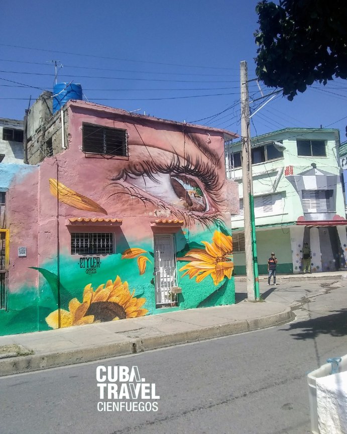 Cada pintura cuenta una historia en las calles de Cienfuegos ⁣✨ 

🔗Visita nuestra página web y conozca algunos lugares para el disfrute de las artes visuales goo.su/HdtPvv 

#CubaÚnica #CubaTravel #InfoturCienfuegos #CubaUnica