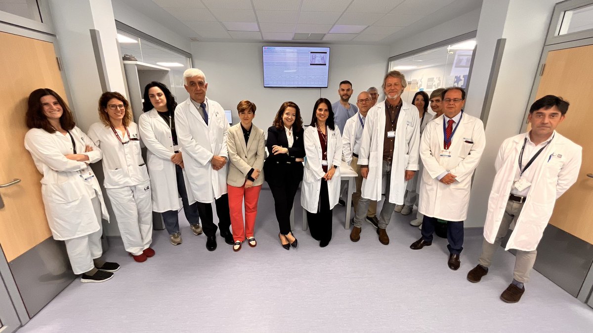 Servicio Neumología HRyC (@hrcservicio) on Twitter photo Nuestra compañera la Dra Cano <a href="/cano_pumarega/">Irene Cano</a>,coordinadora de la Unidad del Sueño y Epilepsia integrada por neurofisiología, neurología y neumología recibe hoy a la consejera de Sanidad. Primera unidad de estas características y ejemplo del éxito del trabajo multidisciplinar 👇 Nuestra compañera la Dra Cano <a href="/cano_pumarega/">Irene Cano</a>,coordinadora de la Unidad del Sueño y Epilepsia integrada por neurofisiología, neurología y neumología recibe hoy a la consejera de Sanidad. Primera unidad de estas características y ejemplo del éxito del trabajo multidisciplinar 👇