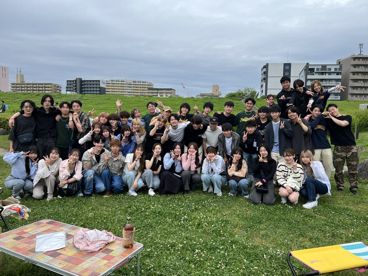 shato_130's tweet photo. 今日の新歓BBQ参加してくださった方ありがとうございました！🙇‍♂️
色んな人と話せてとてもたのしかったです！😊
5月は5日と26日にバドミントンするので、そちらもぜひ参加してください！🏸
初めての方も大歓迎ですので気軽にDM送ってください🙆‍♀️ https://t.co/Egy6MR1XKQ