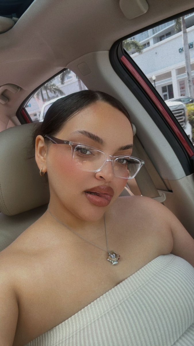 vickystaxxss's tweet photo. 😋💓 https://t.co/ZYmvHBBsi6