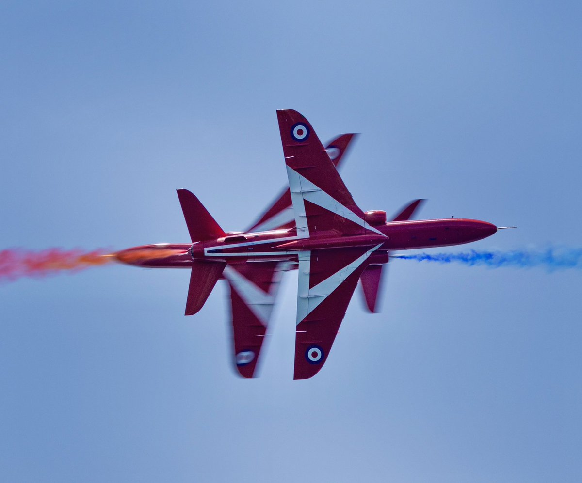 Synchro Cross #springhawk2024 #redarrows