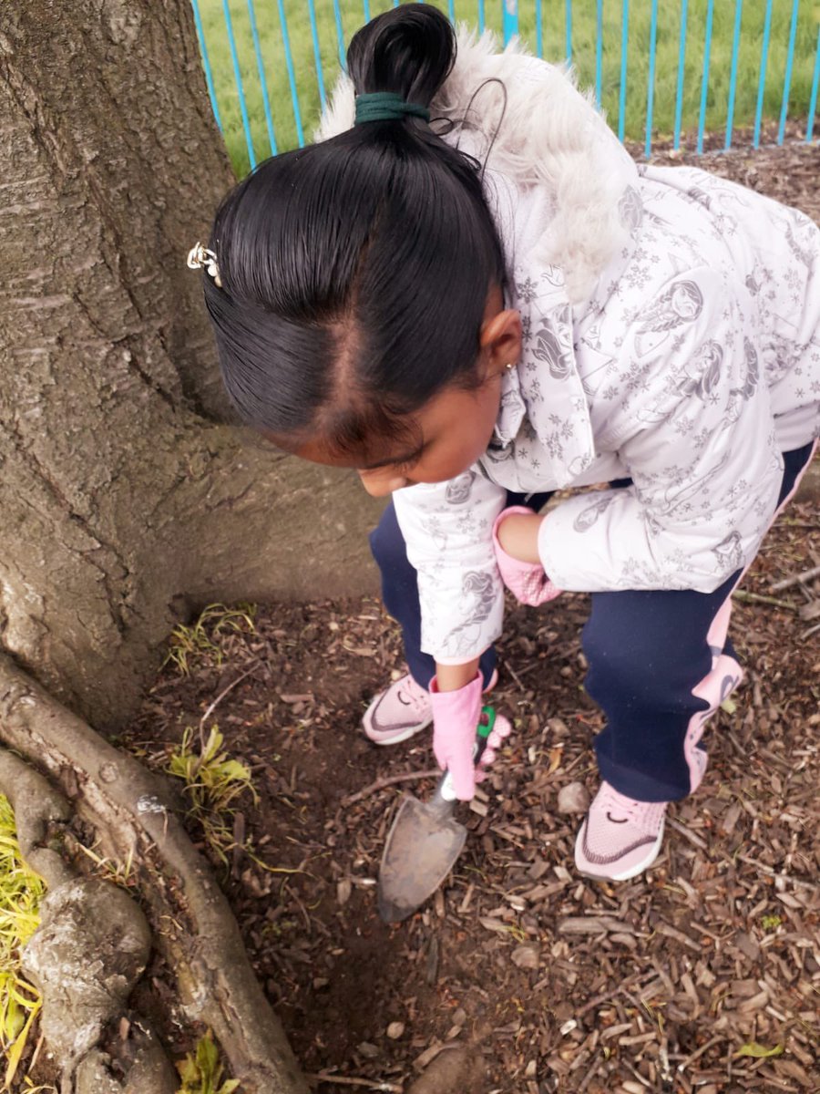 StMatthewsBL's tweet photo. We’ve been working with the children at the What Cabin today to plant lots of summer 🌷 flowering bulbs nearby. #cleanerandgreener https://t.co/8P8hSFWe03