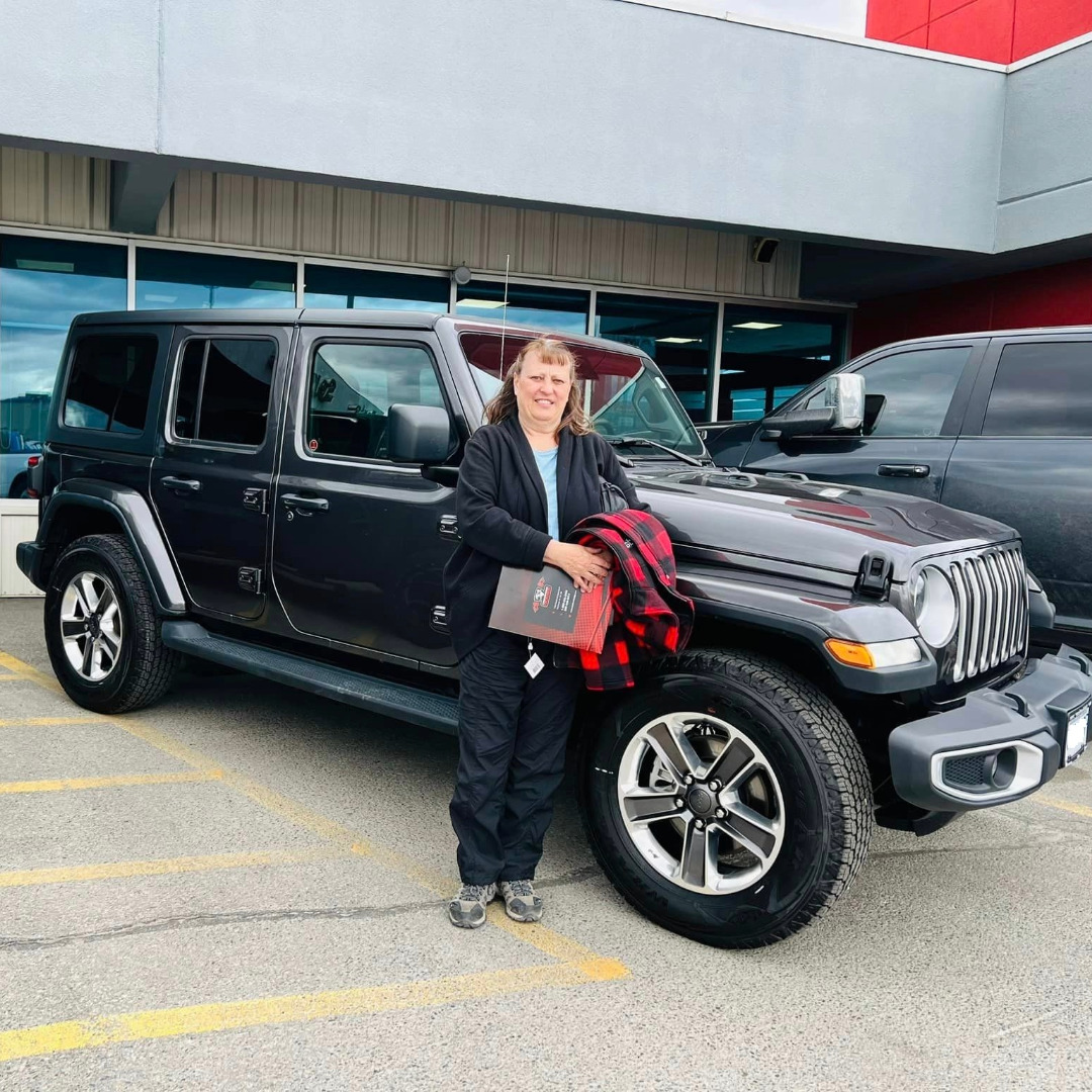 Congratulations to Shannon on her purchase of this #Jeep #Wrangler Unlimited Sahara! #CranbrookDodge #CranbrookDodgeOnTheStrip #JeepWrangler #JeepLife #ItsAJeepThing #WelcomeToTheJeepFamily