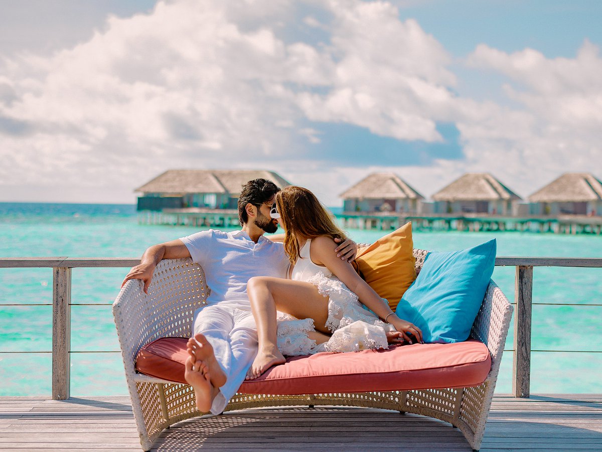 A beach wedding or a vacation? This couple combined both in the Maldives: trib.al/HFNwYlK