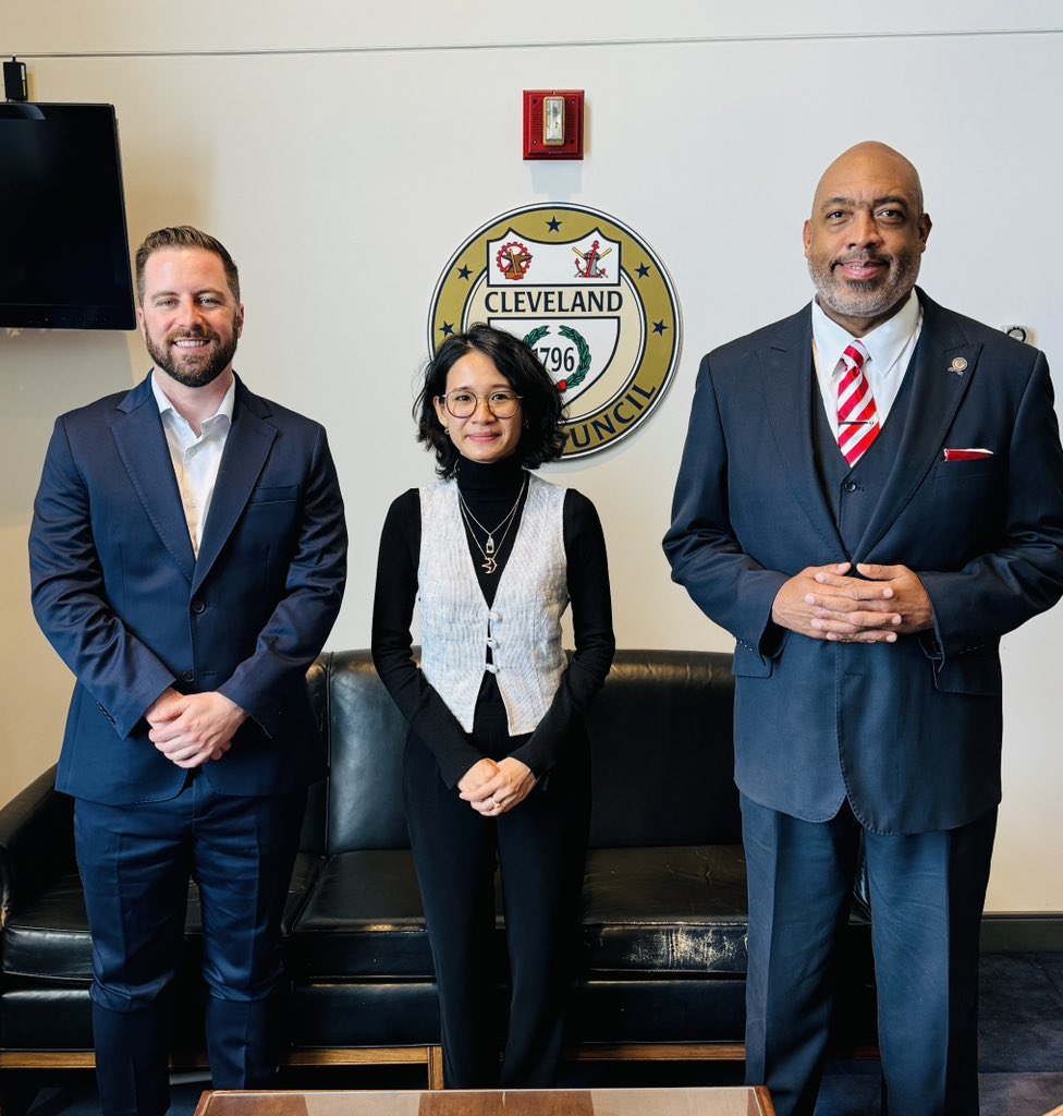 I am so exited to welcome Zin from Myanmar to @CleCityCouncil as a @yseali fellow for the next few weeks! @CityofCleveland @Griff4CLE6 @joecimperman