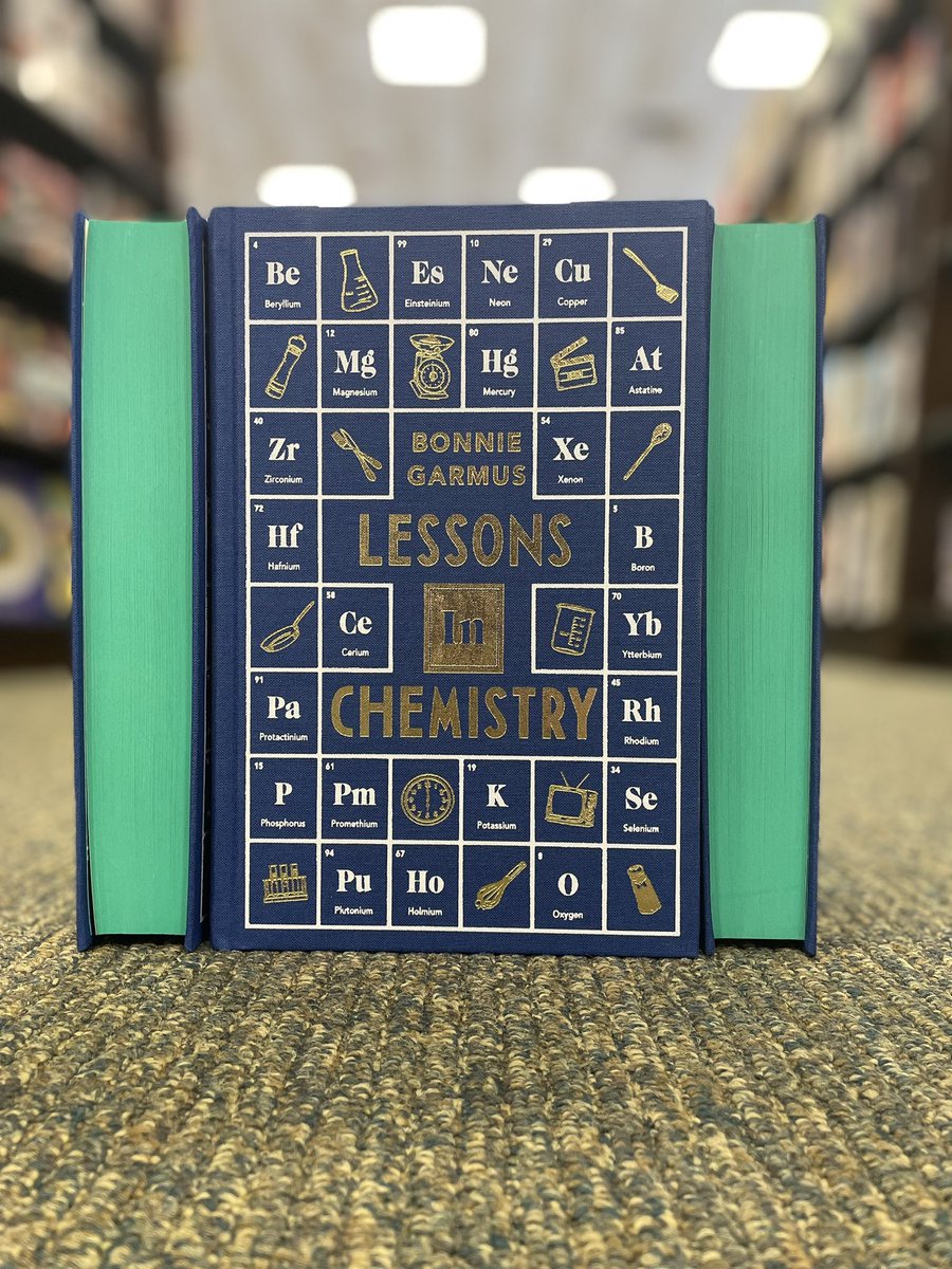 This beautiful version of Lessons in Chemistry makes a perfect Mother’s Day gift. #giftidea #mothersday #lessonsinchemistry