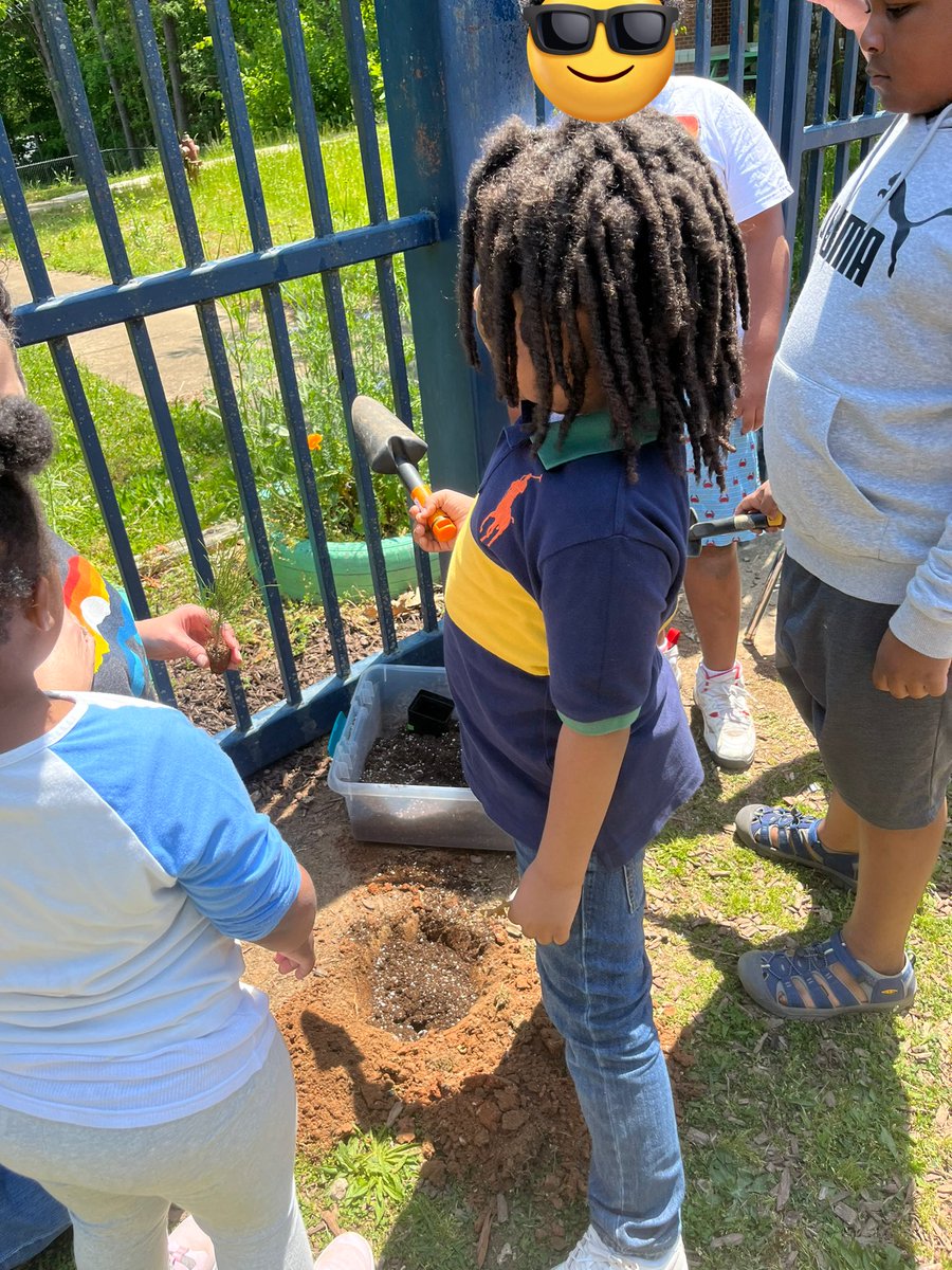Having some fun planting trees with ECS1 <a href="/MECME_School/">MillbrookElem</a> on Arbor Day! It was a beautiful way to end our Earth Week Spirit Week! Thanks <a href="/DCooperlynch/">Danielle</a>