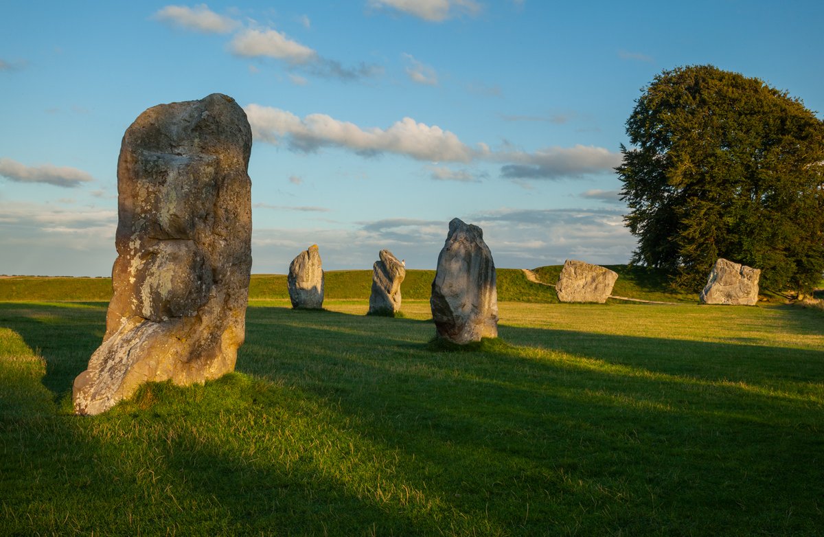 Part of the famous World Heritage Site with Stonehenge, @AveburyNT is the world largest Stone Circle! Open to the public all year round, get up close to the stones as you explore the surrounding landscape, featuring ancient tombs and stone avenues... greatwestway.co.uk/see-and-do/ave…