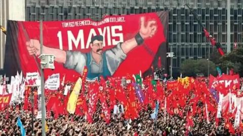 🔥 Yerlikaya AYM kararını tanımıyor: Taksim’e 'yasak' açıklaması: İçişleri Bakanı Ali Yerlikaya İstanbul’da Taksim Meydanı’nın “toplantı ve gösteri yürüyüşleri için uygun olmadığını” öne sürerek 1 Mayıs’ta Taksim’de yapılacak kutlamalara izin… haber.sol.org.tr/haber/yerlikay…