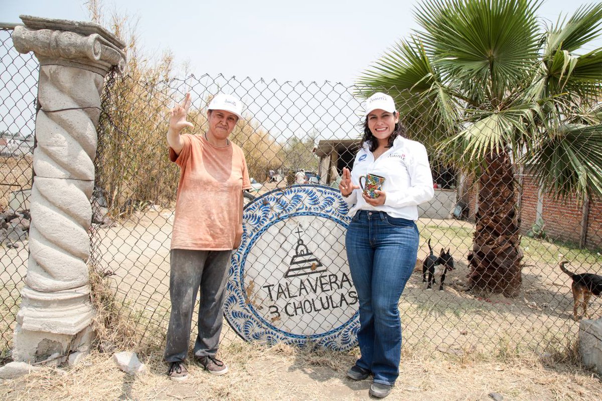 #SanAndrésCholula La candidata a la presidencia municipal, #LupitaCuautle continúa recorriendo todos los rincones del municipio, en esta ocasión fue la Cabecera y San Rafael Comac quienes le dieron una calurosa bienvenida.
Más info:
periodicoxelhua.com.mx/lupita-cuautle…