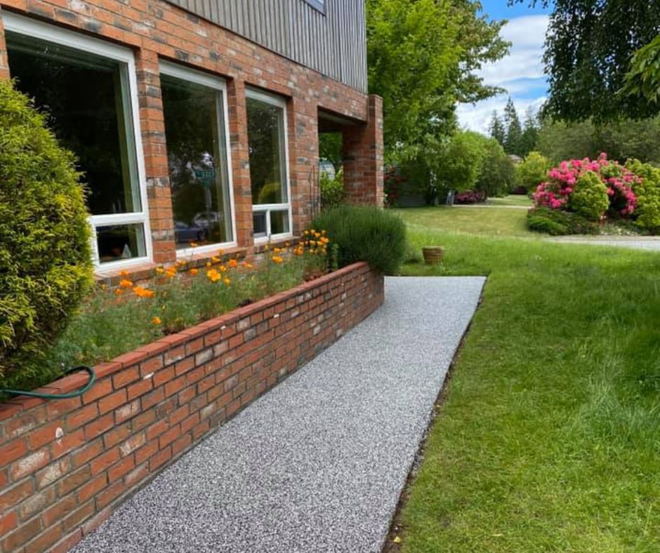 Our Graphite colored rubberized walkways in #SurreyBC. 🌻

#EcoPaving