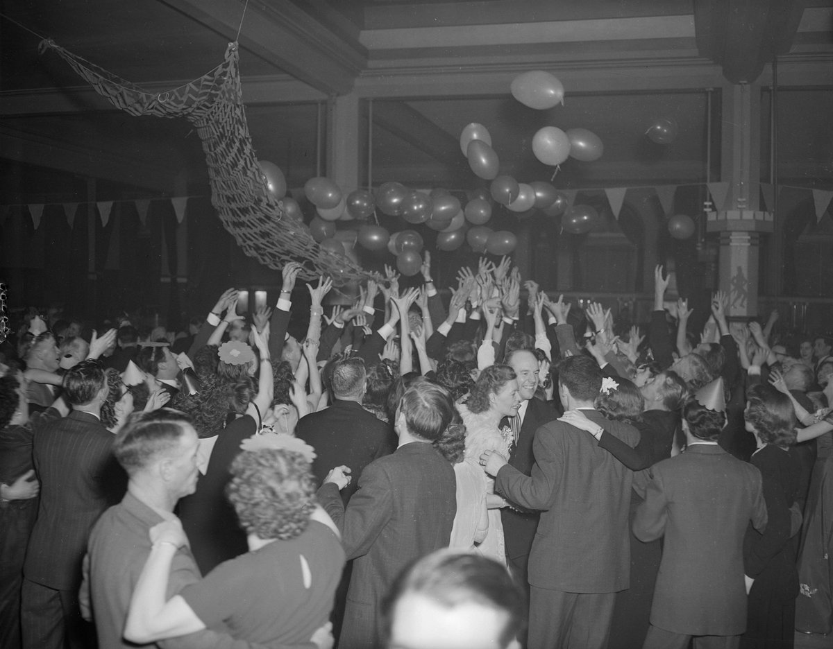 It's International Dance Day! Let's hear about your first dance in the comments. Image : Shell Oil Co. - 3rd Annual Dance at Commodore - Mar. 18, 1949 Ref Code: AM1545-S3-: CVA 586-7842 ow.ly/Ieg350QUSey #InternationalDanceDay #FirstDance #DanceParty