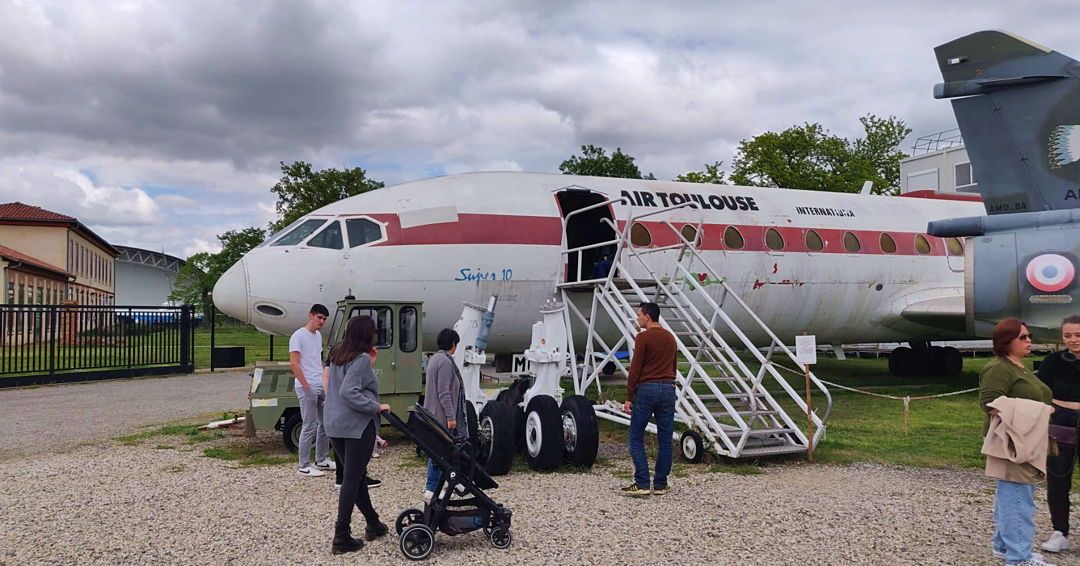 AATLSE31's tweet photo. Restez connectés pour être informés de notre prochaine journée spéciale ! Suivez-nous pour ne rien manquer des événements à venir.
#CockpitTour #Aviation #VintageAviation #AvGeek #Aircraft #SpecialDay #AviationEvent #VintageAircraft #AviationHistory #FlightExperience https://t.co/0NgStMSBXl