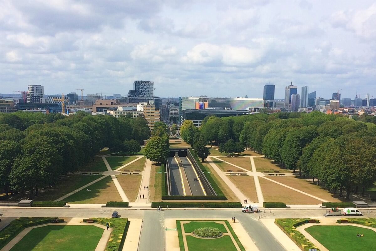 'L'État belge achète 23 immeubles de bureaux de la Commission européenne à Bruxelles. 21 dans le quartier européen, 2 à Auderghem. #Urbanisme #Bruxelles #CommissionEuropéenne'