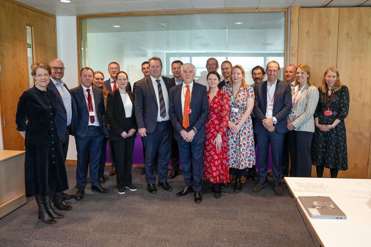 Today I chaired the first Food and Drink Sector Council of 2024. @DefraGovUK welcomes joint action from industry and government to reduce recruitment challenges and promote career opportunities in our world leading food & drink sector. Find out more: gov.uk/government/gro…