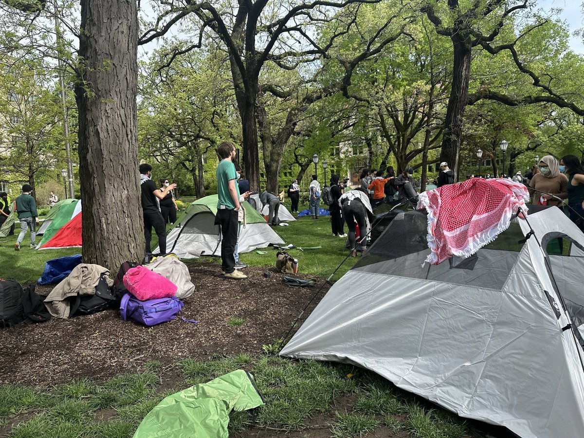 ANOTHER ENCAMPMENT JUST DROPPED‼️🗣️ 📍University of Chicago