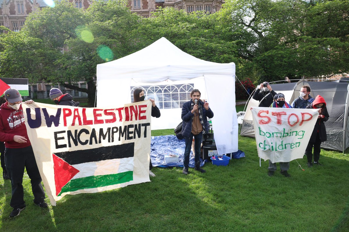 Images from the early stages of UW's Progressive Student Union pro-Palestine encampment on the southeast side of the Quad. Participants began setting up the encampment around 8 a.m.

📸 @thedaily