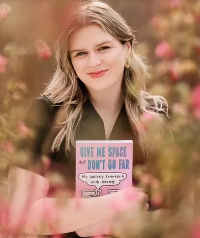 Author and illustrator @haleydrewthis shares how she's learned to coexist with her anxiety and the coping mechanisms she's picked up along the way. Read more on @seattletimes and learn more about her book #GiveMeSpaceButDontGoFar! buff.ly/3UDYMwU