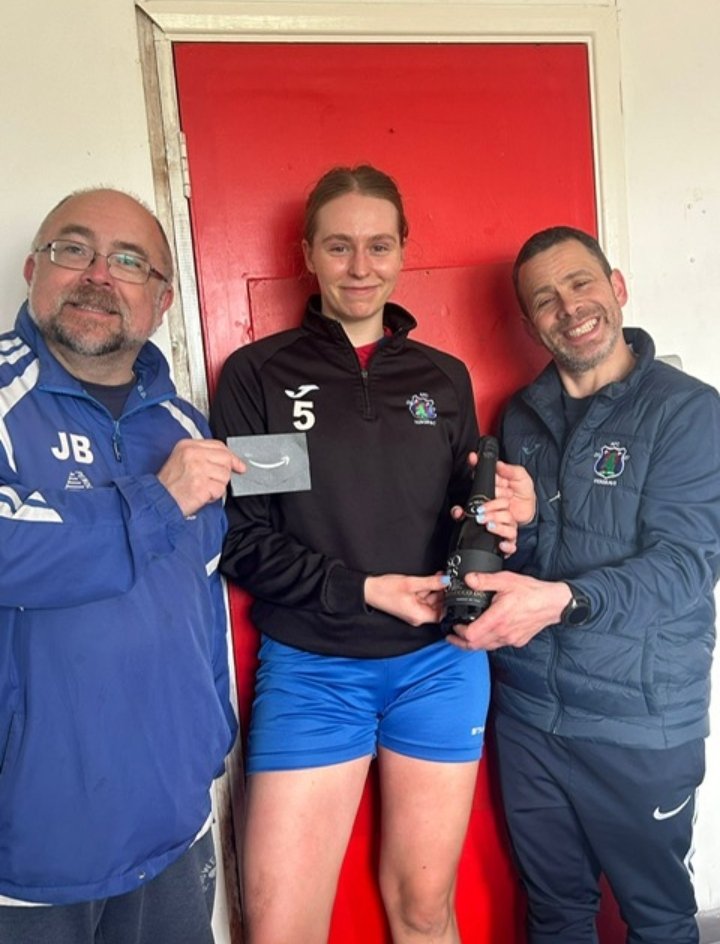 Player of the match was Chloe York for our Ladies on Sunday against @ValeExiles - Well played Chloe👏👏 Our Ladies team are kindly sponsored by Broomvale Bridal Barns @JasonPe16448867 @SuffolkWomens @SuffolkFA #uppakessie