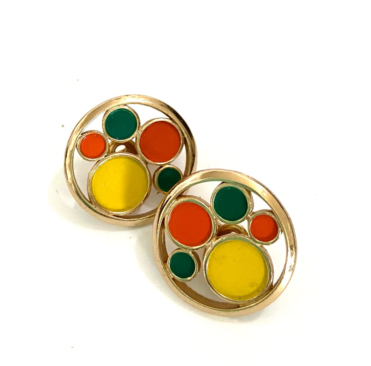 Trifari 'Confetti Colors' Enamel Earrings 1967 Collection Multi-Color Enamel Polka Dots Mod Design Citrus Color Story Gift for Her #VintageEarrings #ClipOnEarrings 
$64.05
➤ etsy.com/listing/845597…