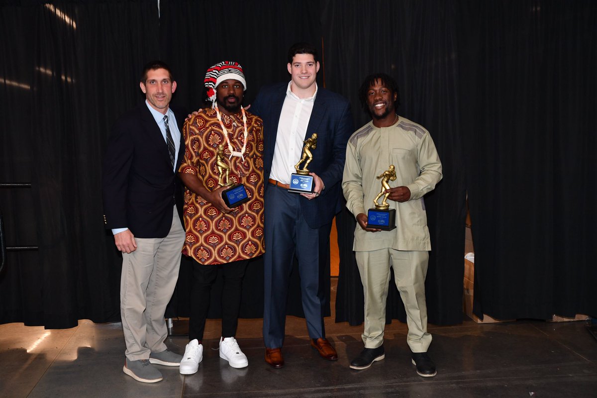 The Martin J. McLaughlin Captain Award — Presented by former captain Brian Hulea to the captains of the @VillanovaU football team Daniel Abraham @Country_TheBig, Nick Torres @Nick_Torres79 & DeeWil Barlee @_kingwil_20