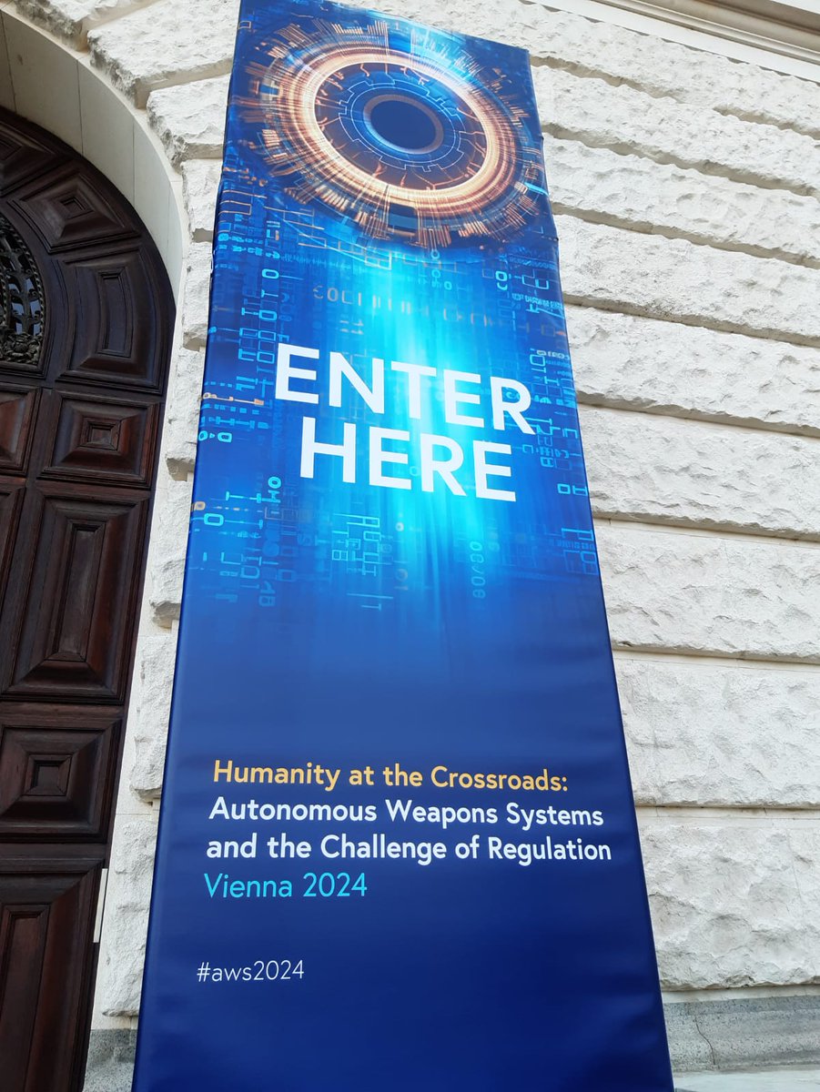 1er jour de la conférence #HumanityAtTheCrossroads, où les représentants de +140 Etats discutent de la réglementation des armes autonomes au palais Hofburg à Vienne. Que retenir ? 🧵#AWS2024 #armesautonomes