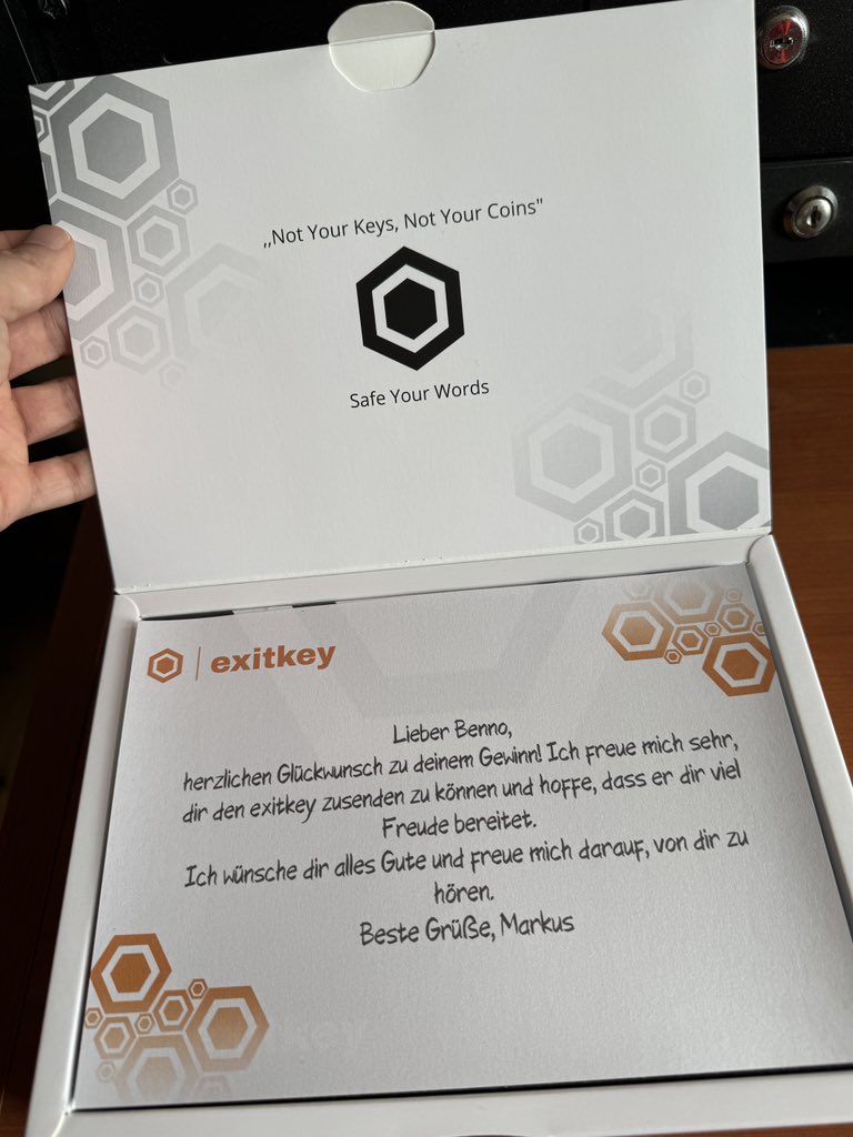 bennos_project's tweet photo. @exitkey_at @RomanReher Danke an @exitkey_at für diesen schönen Sonderpreis! Heute kam er bei mir an 🤩 https://t.co/OxVR7HG0Yg