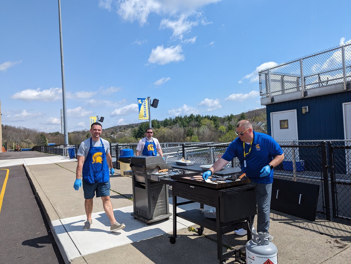 Thank you to @MGeraldWilson @EricaStaiger @tballard0016 for bringing the BBQ on Soccer Mom and BBQ Dad spirit day! We appreciate you! @MECSDSpartans