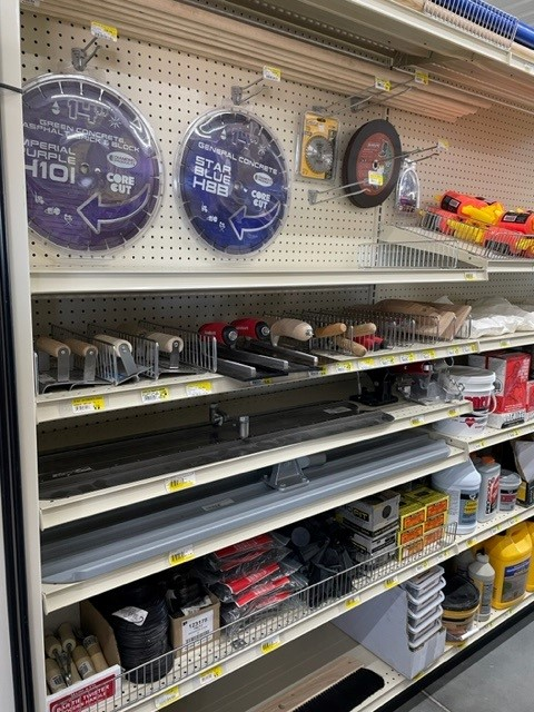 dbuildingsupply's tweet photo. Why settle for anything less than the best? We're committed to providing premium solutions for all your building needs at Diamond Building Supply. Whether you're a contractor or a DIYer, our extensive inventory has you covered. Contact us today at (573) 641-5138 to learn more. https://t.co/HsOWuajVem