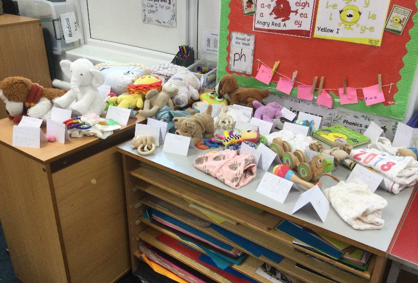 Y1 have made a class museum of baby artefacts for our Memory Box topic. The children made their own labels for the items they brought in. #PVHistory
