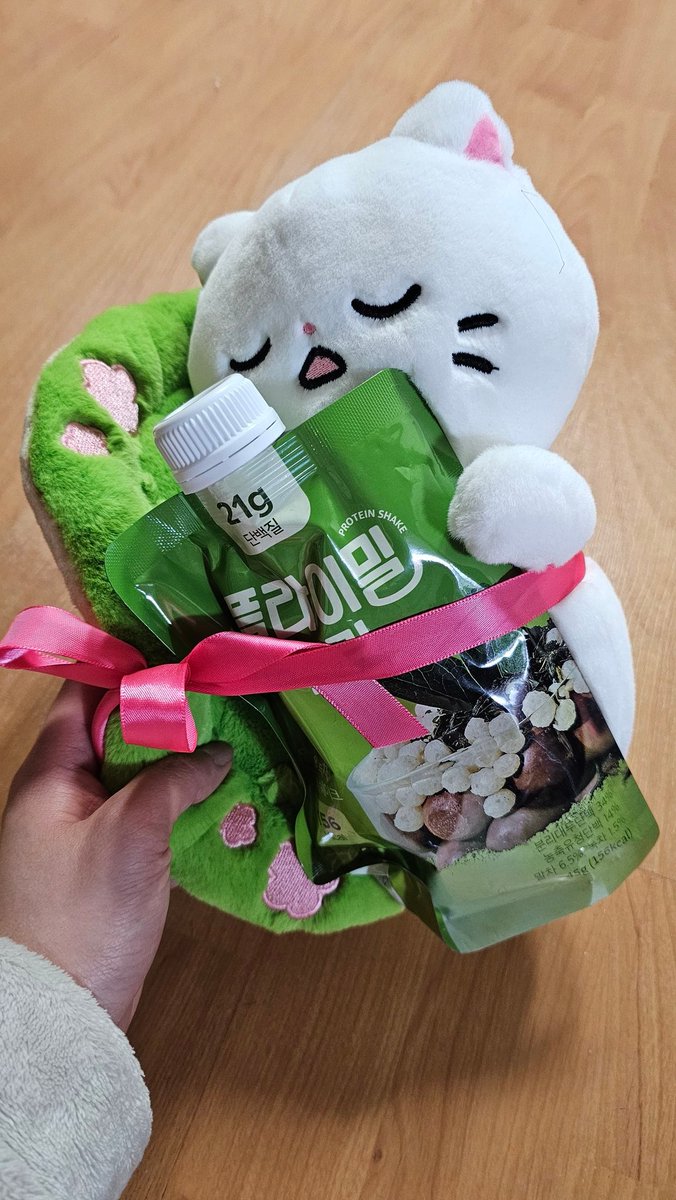 #호접몽_후기
안녕하세요!호접몽에서 1타임 사네미 스탭이였던 성호입니다!!! 고생해주신 주최님 스탭님들 감사드립니다!!너무 즐거웠어용!!!.2시간인데 정말 시간이 정말 알차게 꽉꽉 차서 행복했어용 타래에 후기 천천히 이어가겠습니다!🍃🍃💜