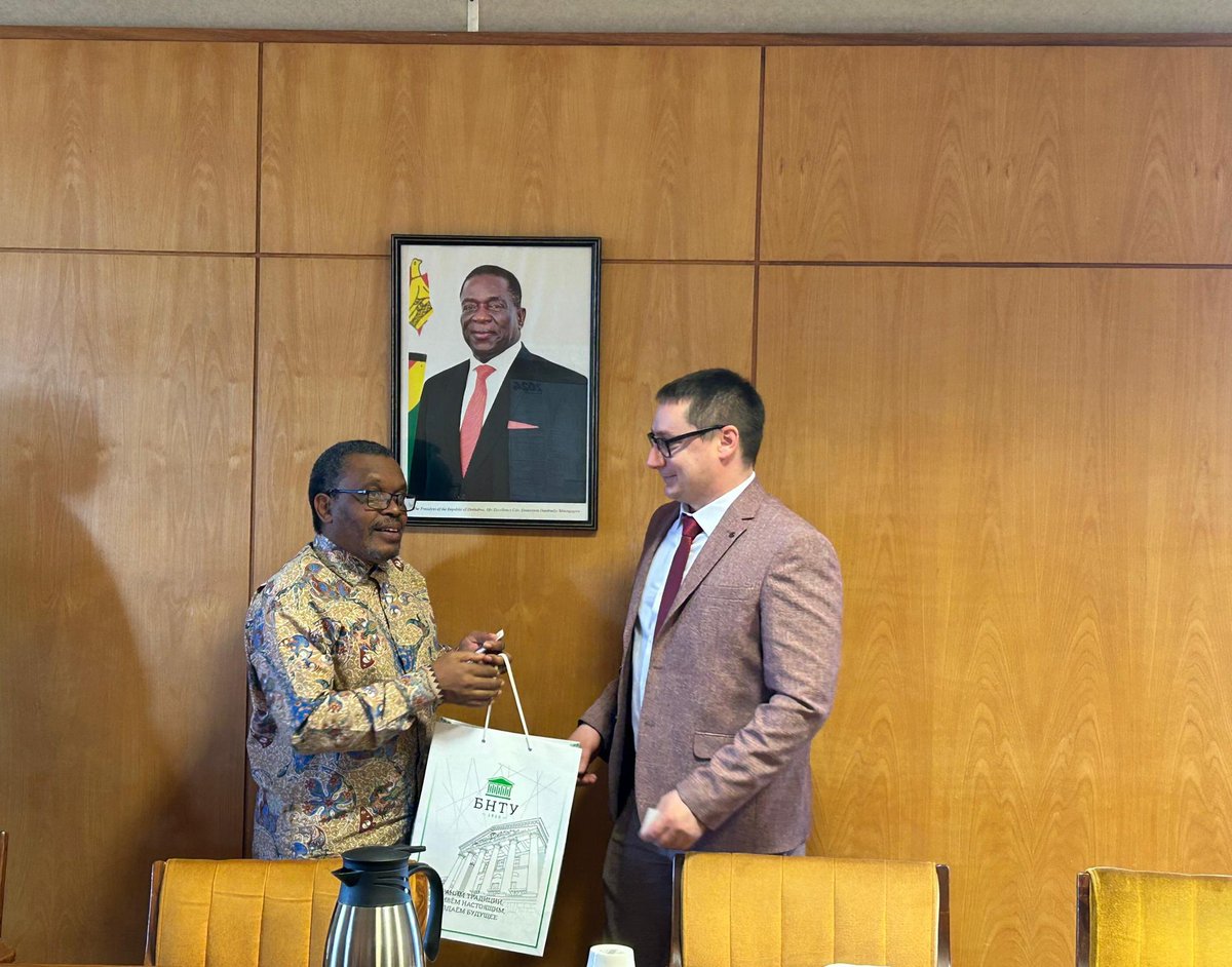 NUST's VC, Prof. M.E.H. Dlodlo, last week hosted a delegation from the Belarusian National Technical University (BNTU). Mr Barisevich Segrei, & Ms Veronika Liutarevich, were in the country for @ZITF1, where the Republic of Belarus was also exhibiting at the annual showcase.