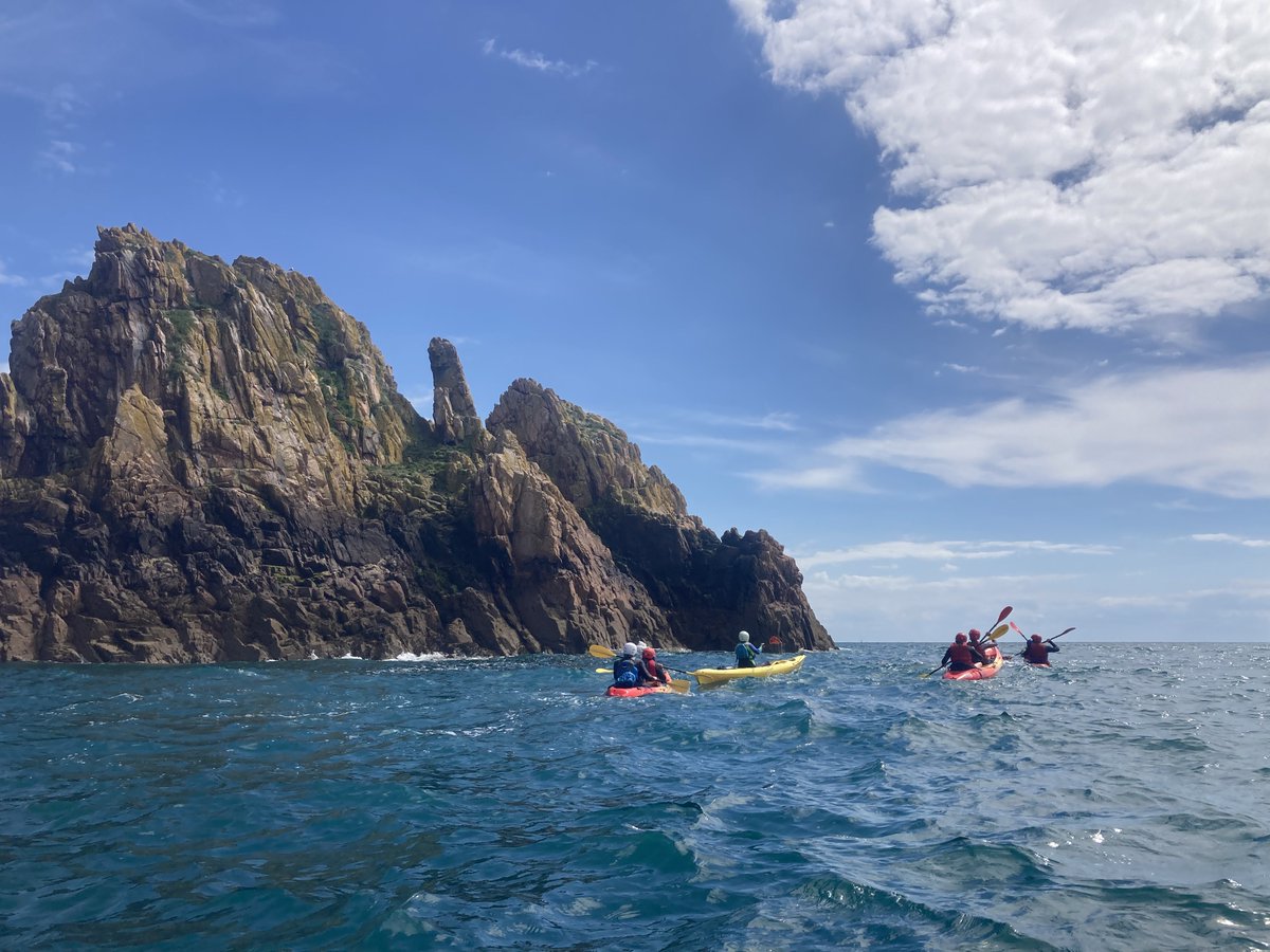 Its not all work for our MSc #Island #Biodiversity and #Conservation students!! Great day to be out on the water w/ the marvellous @nickym_nicky Next up, friends at the @ULL in Tenerife!! #wedoislands