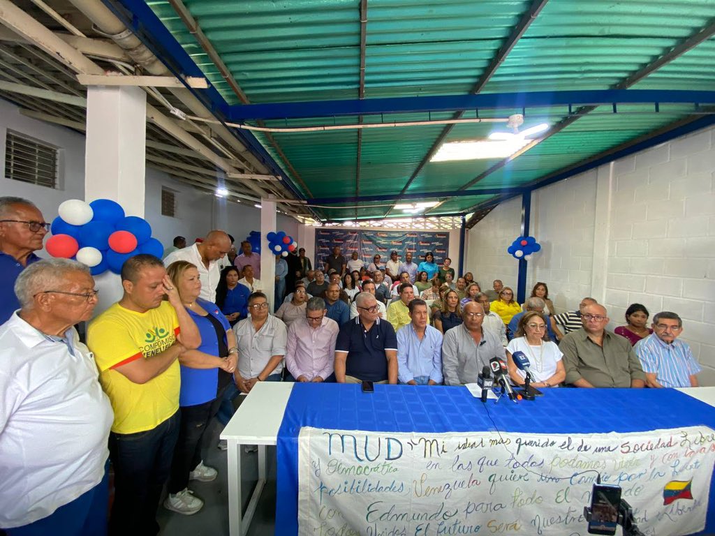 ADOrg_Laraof's tweet image. #29Mar Rueda de prensa de los factores democráticos del estado Lara ratificando apoyo a @EdmundoGU este #28Jul Venezuela gana. Desde @ademocratica en Resistencia Lara nuestro compromiso es con la defensa del voto, organizados y articulados para recuperar la democracia en 🇻🇪