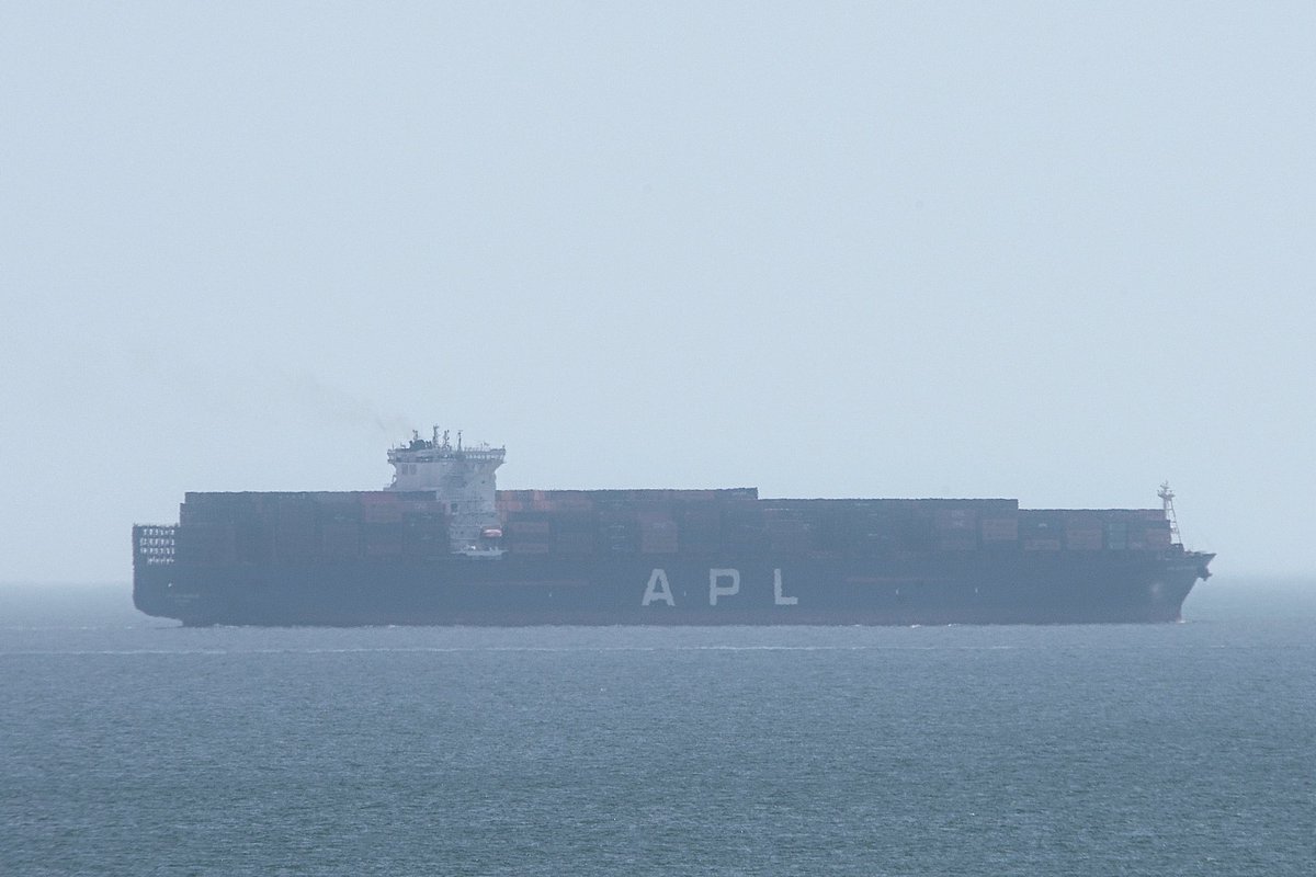 The APL SOUTHAMPTON, IMO:9462017 en route to Cape Town, South Africa, flying the flag on Singapore 🇸🇬. #ShipsInPics #ContainerShip #APLSouthampton