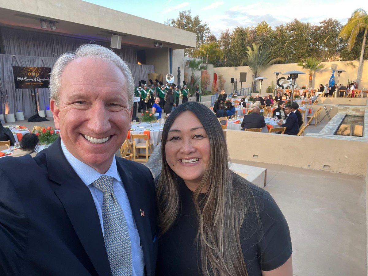 The #PortofLA proudly sponsored <a href="/EXPfutureorg/">EXP - The opportunity engine</a>'s recent Oceans of Opportunity Awards and Scholarship Celebration, which raised more than $430K in development opportunities for students from local underserved communities. Executive Director Gene Seroka attended to show his support.