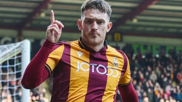 Andy Cook of Bradford City seen in Gusto in Heswall🚨

Oldham have always had keen interest in Cook especially with Mellon at the wheel

No recent Tranmere interest , Mellon wants Cook could this have been a coincidence or a meeting between Cook and Mellon

#OAFC #Bradford #Cook