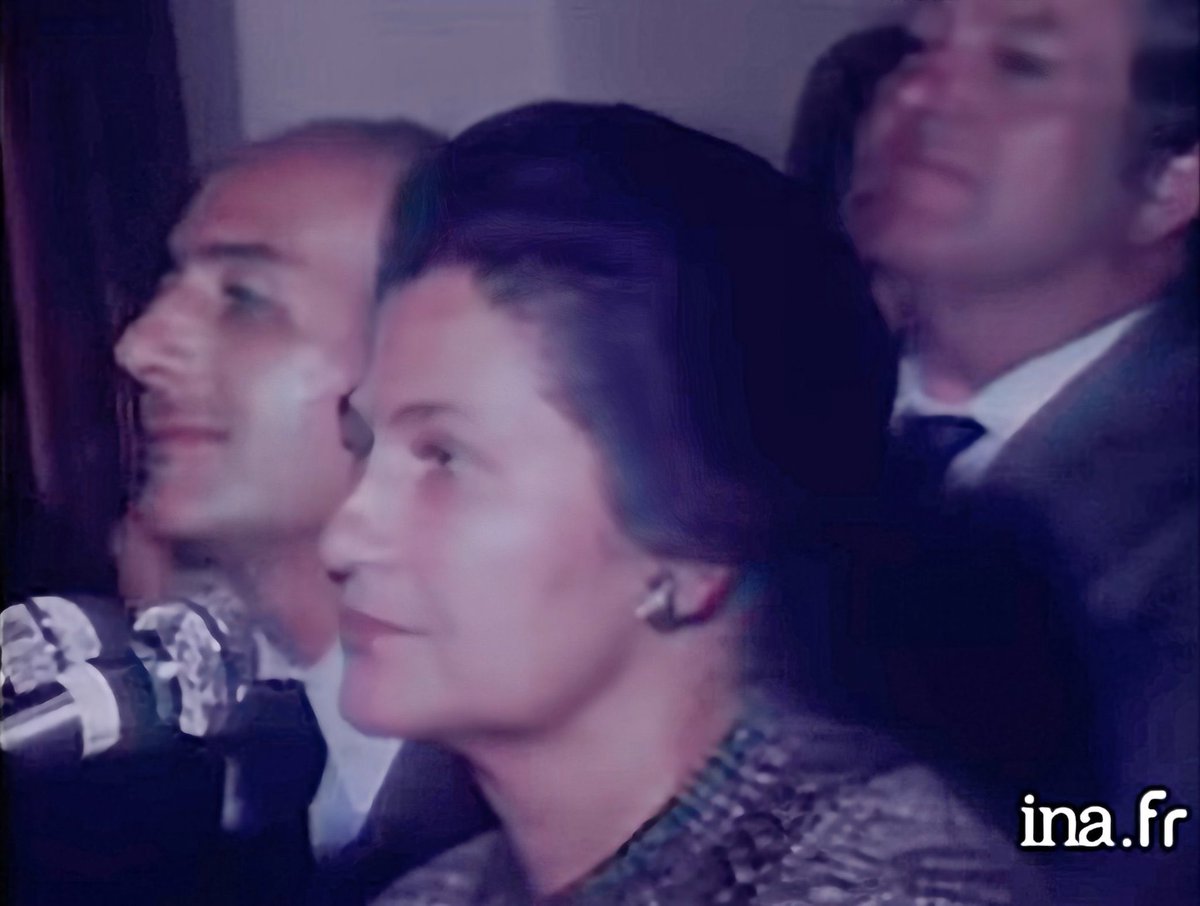 'Vous ne me faites pas peur. J'ai survécu à pire que vous, vous n'êtes que des SS aux petits pieds.' - #SimoneVeil, d'un courage immense. 

C'était en 1979, face à l'extrême droite lors d'un meeting. Préservons son héritage ! #VotonsLe9Juin #EuropeUnie 🇪🇺 #AvecElles