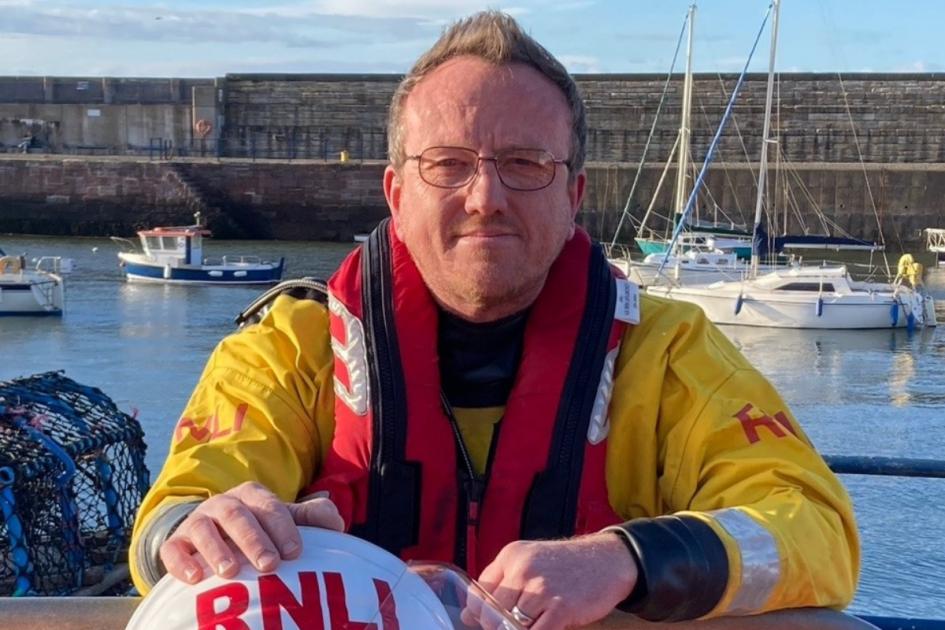 THE COMMODORE of Dunbar Sailing Club is celebrating after passing out as helm of the town's RNLI inshore lifeboat. dlvr.it/T69pQL 👇 Full story