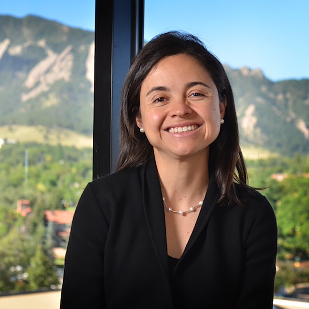 Award-winning theoretical physicist Ana Maria Rey (Ph.D. '04, @UMDPhysics) is delivering our Graduate Commencement Ceremony keynote! A @CUBoulderPhys adjunct professor, Ana Maria is a @NIST and @JILAscience fellow—and was just inducted as an #NASmember! go.umd.edu/rey