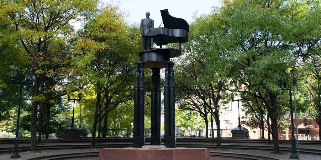 A larger-than-life jazz icon! Duke Ellington was born #OnThisDay in 1899. Visit a memorial to the composer, pianist, and jazz orchestra leader just beyond the northeast corner of the Park. Ellington stands over 10 feet high next to a grand piano. bit.ly/4bb4FqO