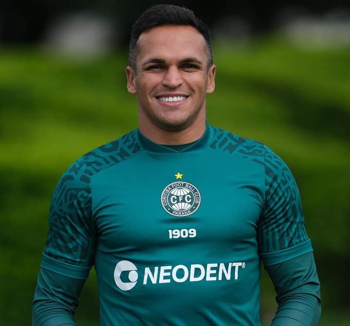 ROBSHOW30's tweet image. Robshow tá fazendo falta 🥺