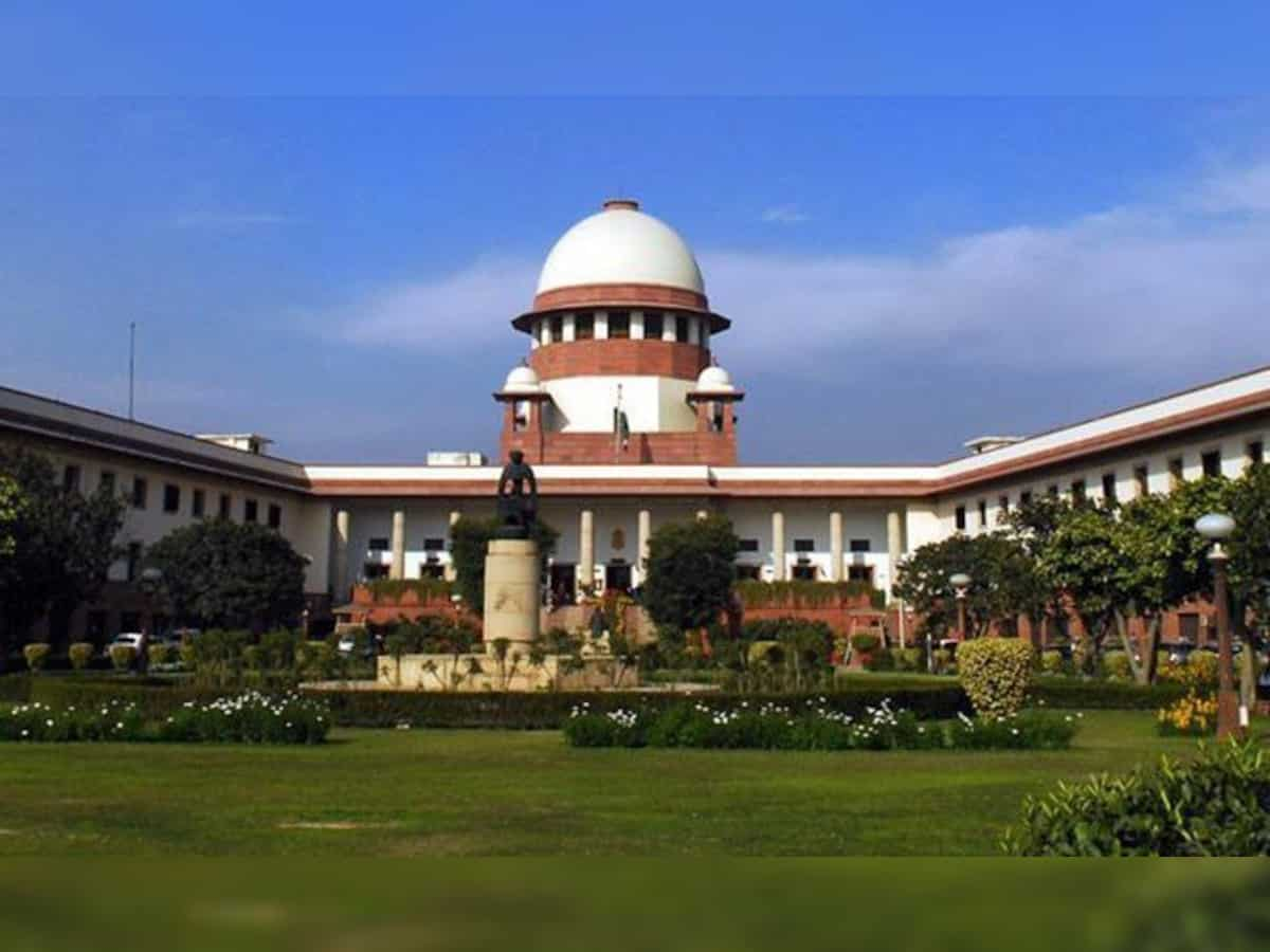 BIG NEWS 🚨 Supreme Court adjourns petition seeking deletion of 'Secular' & 'socialist' from the Preamble of constitution.

SC : 'We have too many matters and heavy board for the day'

Matter deferred July, that is, after the court’s summer vacations ⚡

CPI leader Binoy Viswam…