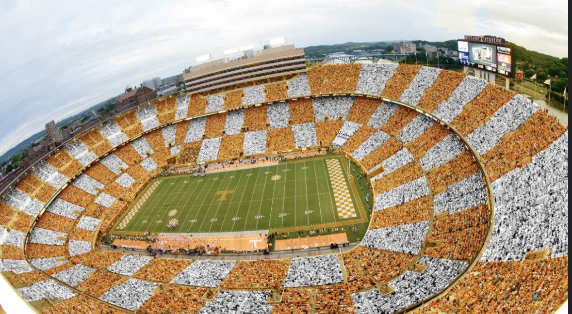 Honored to receive an offer from the University of Tennessee 🍊!!! #GOVOLS | @CoachHalzle @DeRailSims @CoachWalt_ @brooks_halsey @GoVols247 @TennesseeRivals @Volquest_On3 @ChadSimmons_ @GregBiggins @adamgorney @BrandonHuffman @SierraCanyonFB @bruce_bible