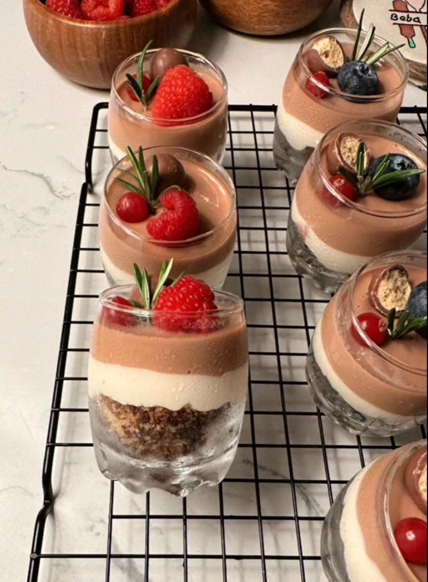trend_foodh's tweet photo. ثريــد 

حلويات الصيف  سهلة ولذييذة وتسرسح مع قهوة بعد المغرب  ، فضـلوها بتفـيدكم🍰♥️ https://t.co/qNvuee0Pm4
