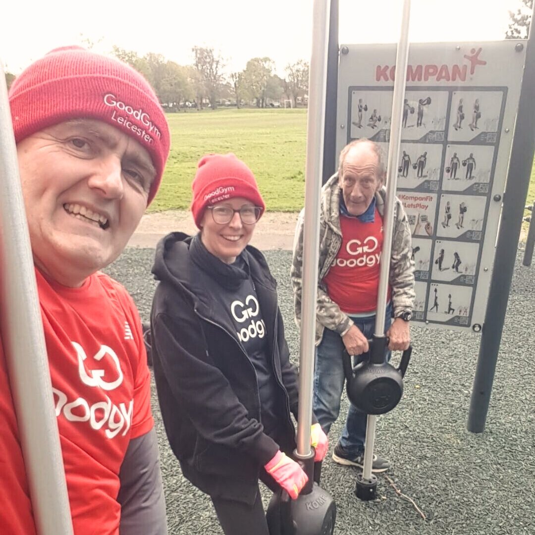 7 GoodGymers came to the rescue of Saffron Acres Allotments in Leicester, freeing the hazel trees of weeds and brambles and creating space for the lawnmower to get where it’s needed. Find a session near you: goodgym.org/v3/sessions #DoGoodGetFit #Volunteer #UKRunChat