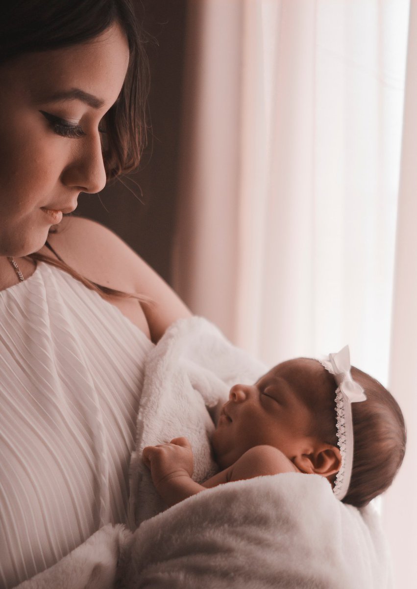 It's Maternal #MentalHealth Awareness Week. Many new moms experience postpartum depression, but did you know that those who participated in state #PaidLeave programs were significantly less likely to report depression? Paid leave is good for everyone! womenshealth.gov/blog/explainin…