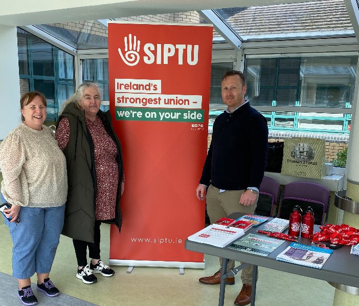 Finishing our first day of #TradeUnionWeek in Tallaght Hospital. Looking forward to engaging with healthcare workers on the benefits of being union over the next week. If you work in public or private healthcare you can join @SIPTU 👇 siptu.ie/join/ #BetterInAUnion